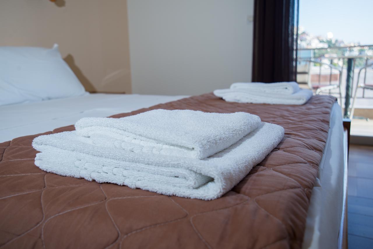Hotel Milton Mavrovoúnion 外观 照片