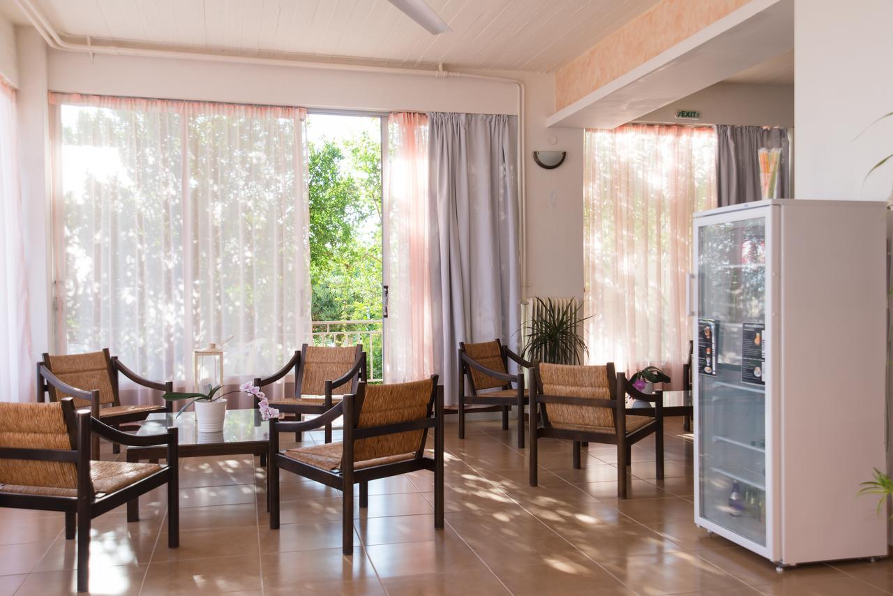 Hotel Milton Mavrovoúnion 外观 照片