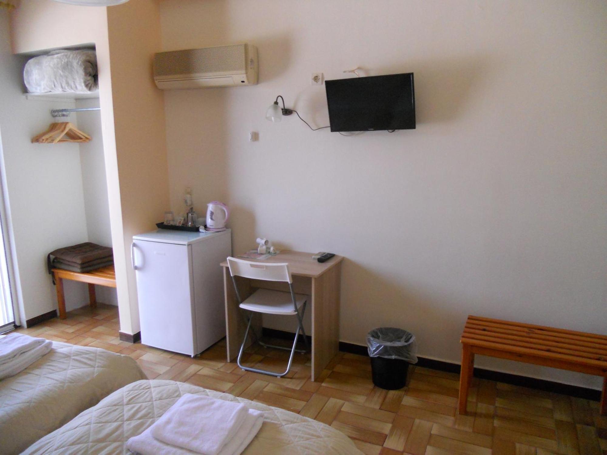 Hotel Milton Mavrovoúnion 外观 照片