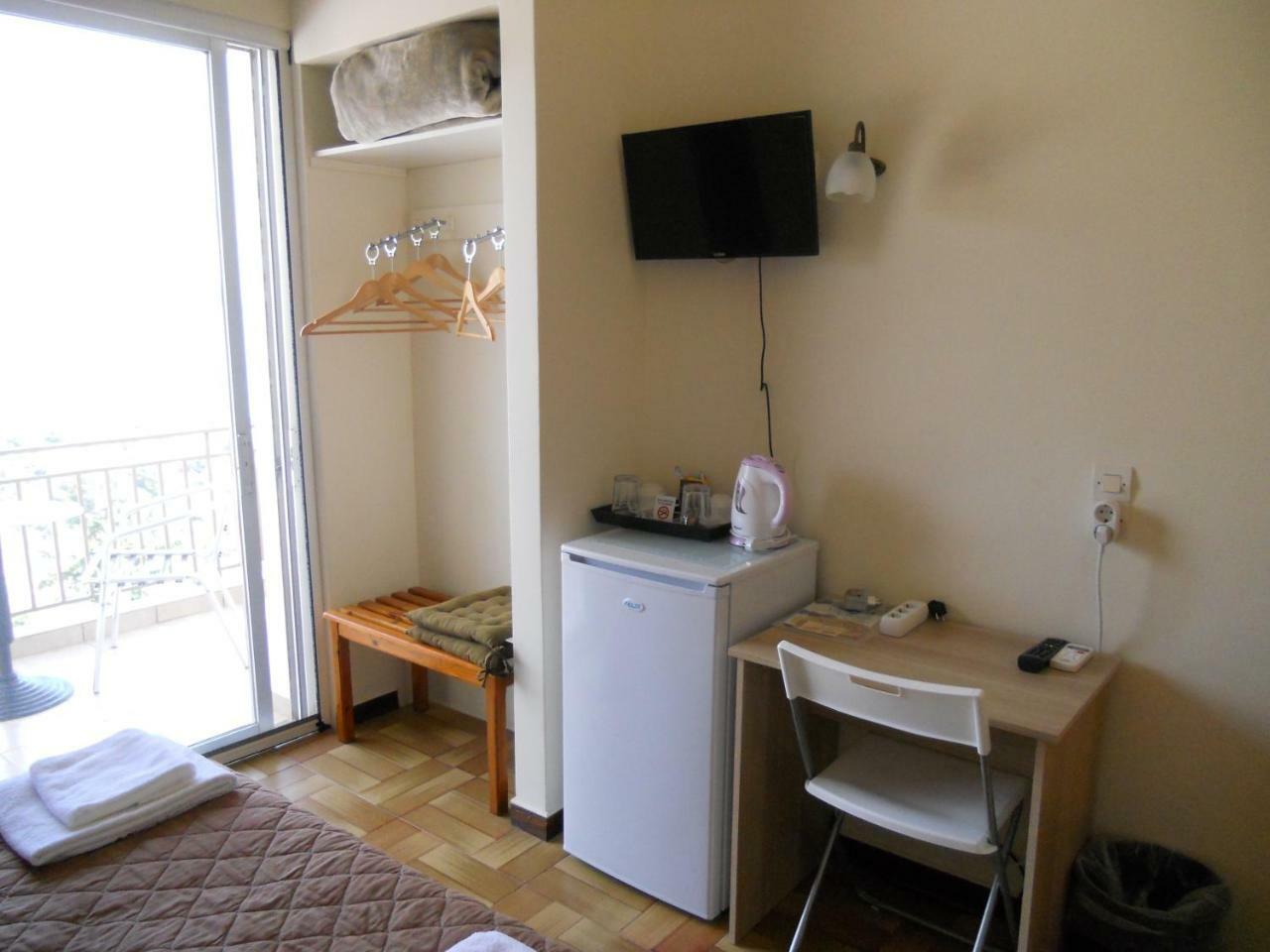 Hotel Milton Mavrovoúnion 外观 照片