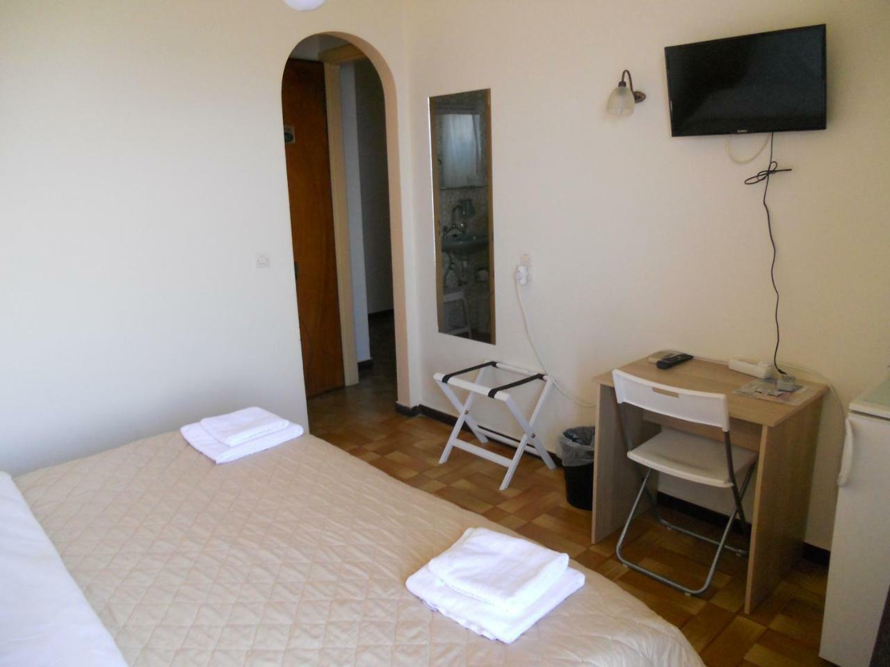 Hotel Milton Mavrovoúnion 外观 照片
